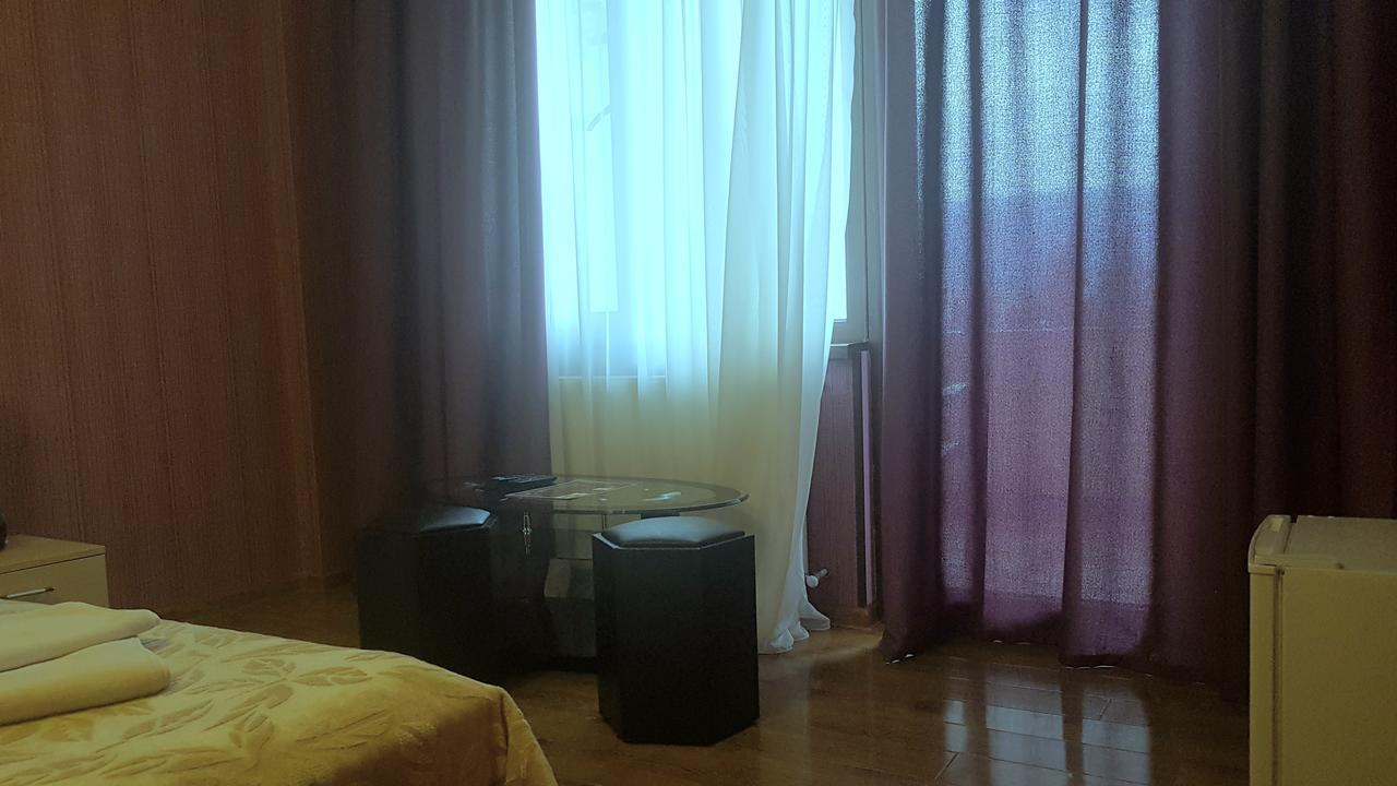 Hotel Stal+ Tbilisi Buitenkant foto